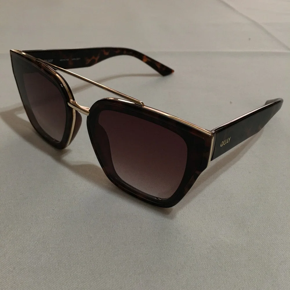 Quay 77113 Sunglasses Sweet Talker Tortoise Oversized Square Brown Gradient